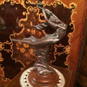 broncana-figura-svijecnjak-slika-73162947