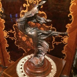 broncana-figura-svijecnjak-slika-73162950