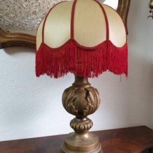 predivna-stilska-drvena-lampa-slika-116655578