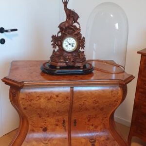 Bombirana stilska komoda